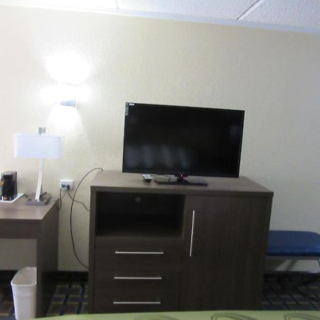 Quality Inn & Suites Near Six Flags East Lodge West Extérieur photo