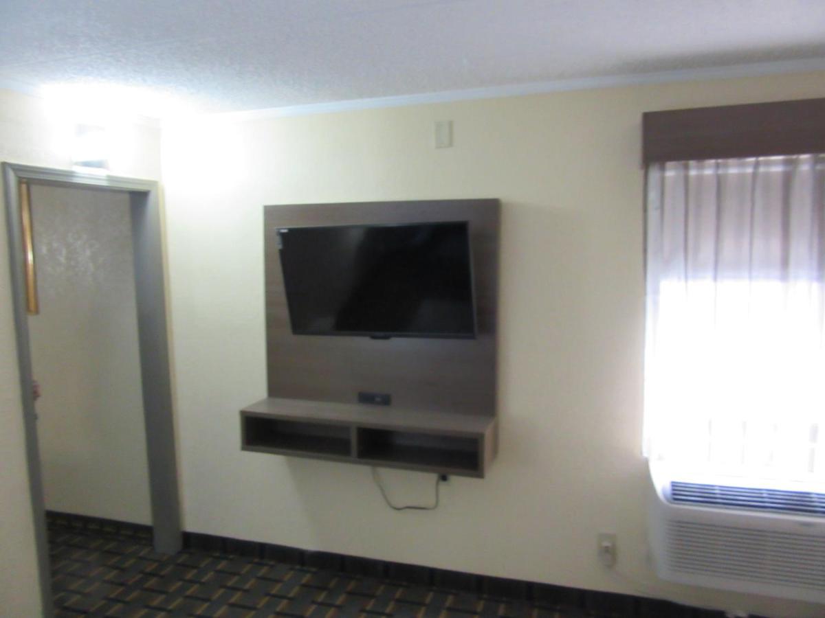 Quality Inn & Suites Near Six Flags East Atlanta Extérieur photo