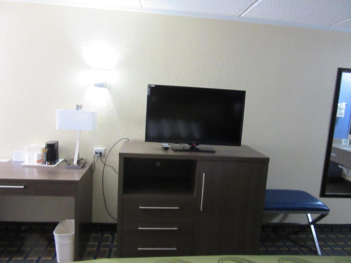 Quality Inn & Suites Near Six Flags East Atlanta Extérieur photo