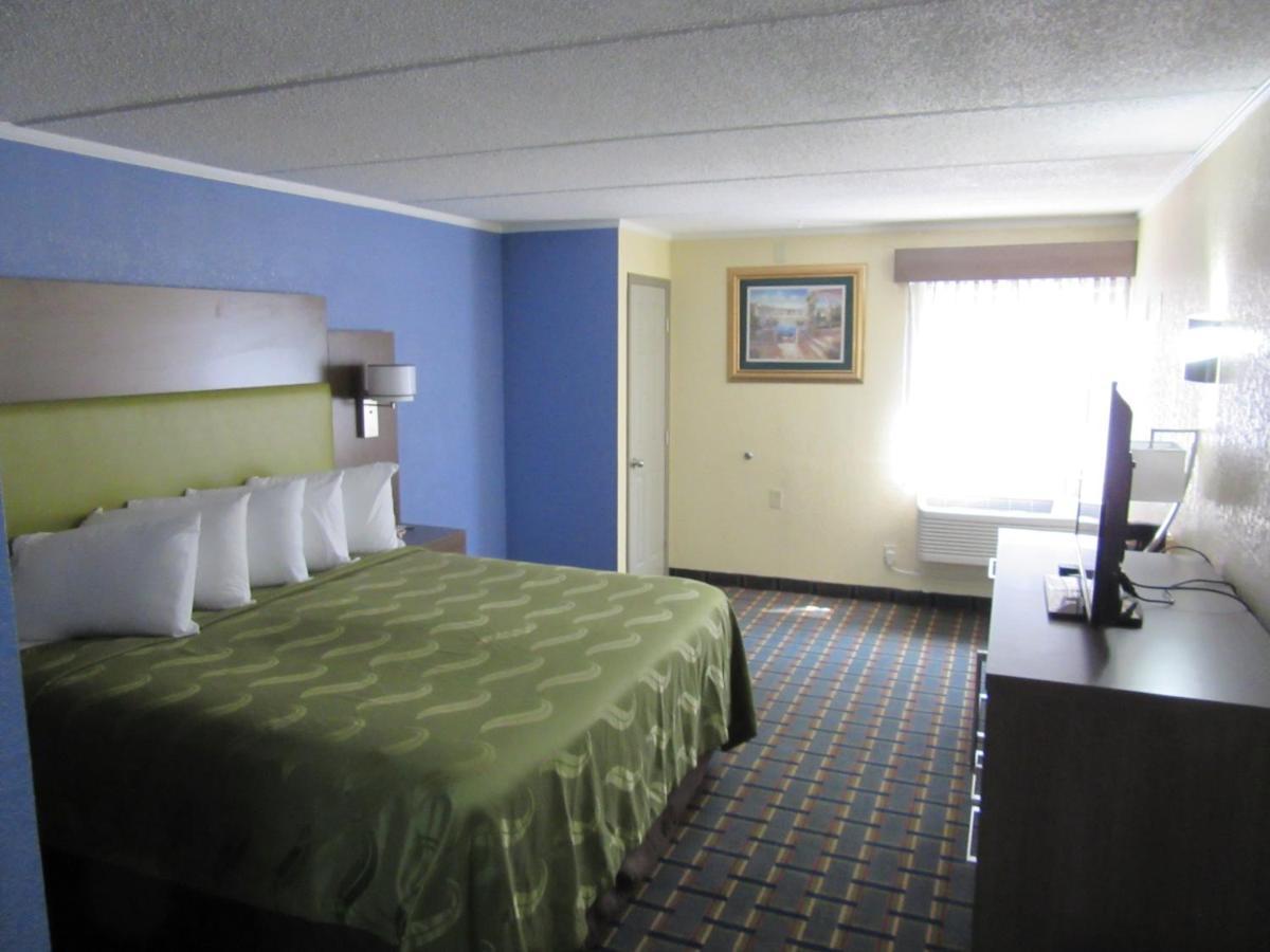 Quality Inn & Suites Near Six Flags East Atlanta Extérieur photo